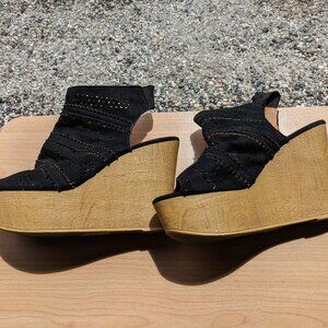 Qupid Platform Sandals Sz 7.5
